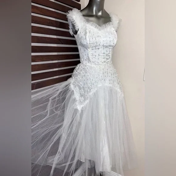 1950s Vintage White & Metallic Silver Tulle Layered Wedding Ballerina - Picture 7 of 8